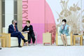 国际奥林匹克委员会主席托马斯·巴赫与小池知事会面的照片