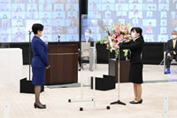 于都厅第一本厅舍内举行的令和4年（2022年）度东京都职员入都仪式的照片3