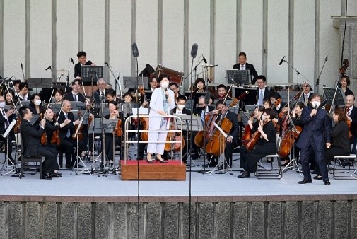 SaLaD（色拉）春季音乐会“于野音（日比谷野外音乐堂）的管弦乐队”的情景。2