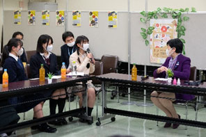 《东京青年健康支持（Waka Supo）》专题讨论会的情景5