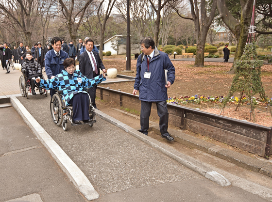 知事の写真2
