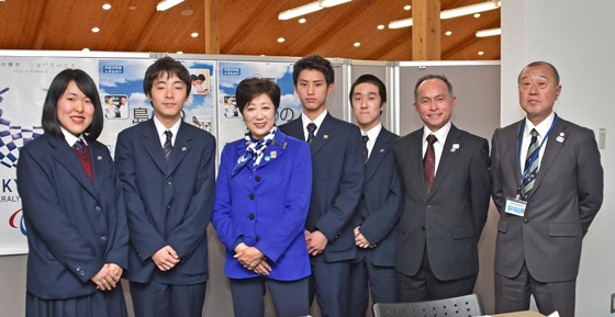 知事の写真6