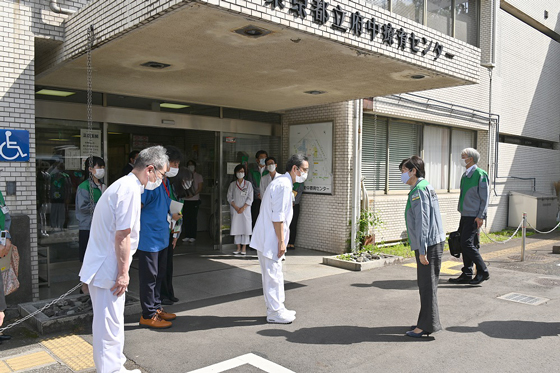 知事視察（府中療養センター5月13日）の写真