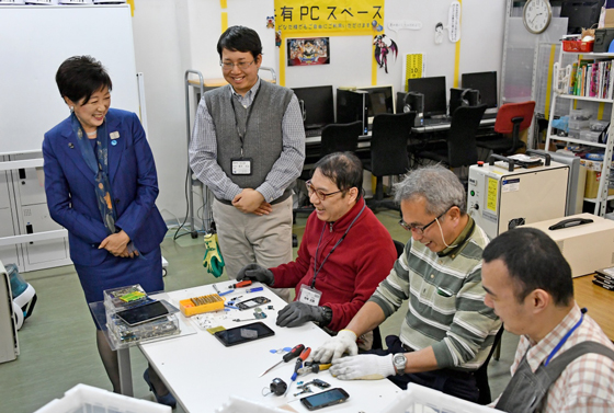 視察の様子の写真1