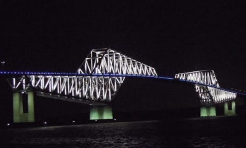 東京ゲートブリッジのライトアップの写真