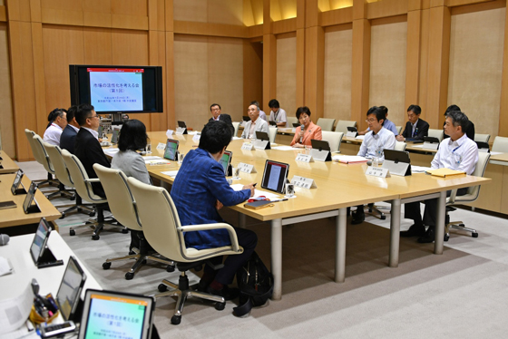 「第1回市場の活性化を考える会」の様子の写真