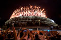 올림픽 스타디움에 타오르는 불꽃의 사진