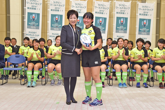 東京都ラグビースクール女子代表と面会 東京都