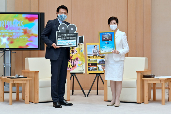 別所哲也氏と知事の写真